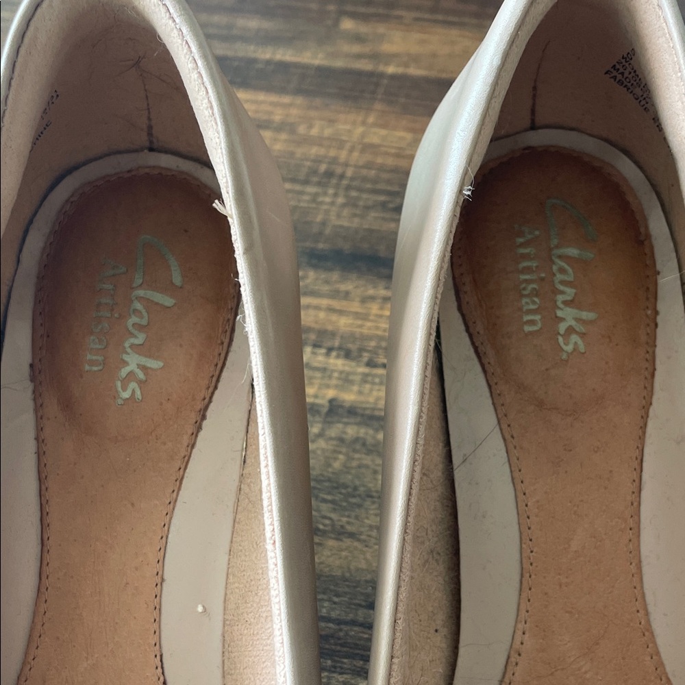 Clarks Artisan Tan Women's Heels Pumps - Picture 10 of 11